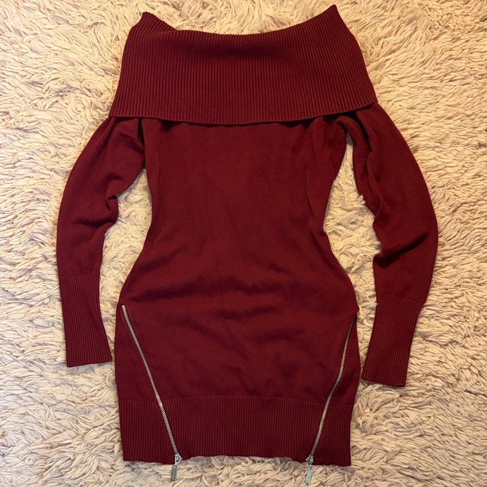 Guess Y2K Off-Shoulder Hem Burgundy Maroon Dress with zipper details Size XS